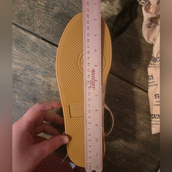 NWOT Gucci Falacer Invite Print Beige and Red Logo Sneakers - Picture 7 of 8